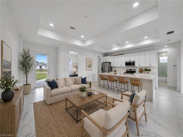 2805 26th ST SW, Lehigh Acres, FL 33976