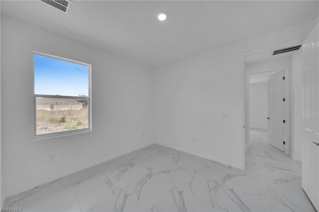 2805 26th ST SW, Lehigh Acres, FL 33976
