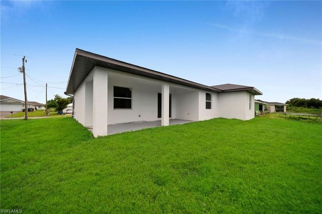 2805 26th ST SW, Lehigh Acres, FL 33976