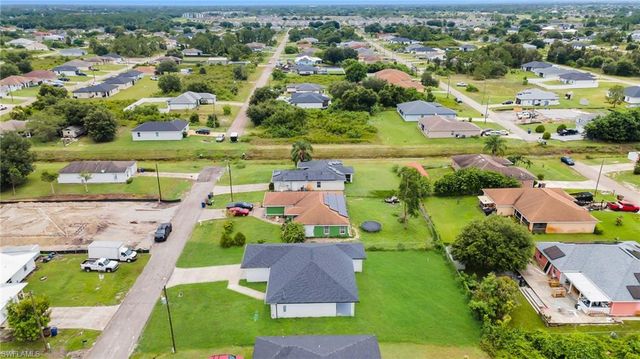 2805 26th ST SW, Lehigh Acres, FL 33976