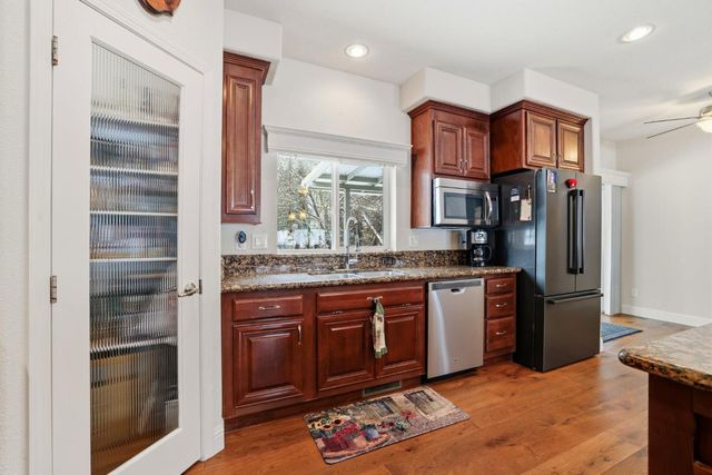 14706 Dog Bar Rd, Grass Valley, CA 95949