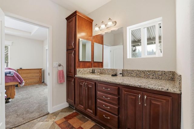 14706 Dog Bar Rd, Grass Valley, CA 95949