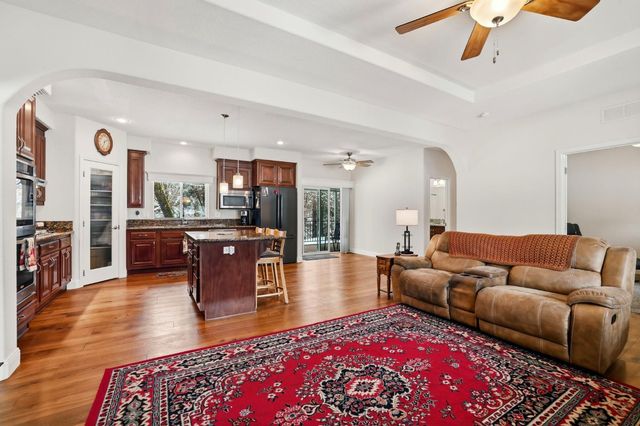 14706 Dog Bar Rd, Grass Valley, CA 95949