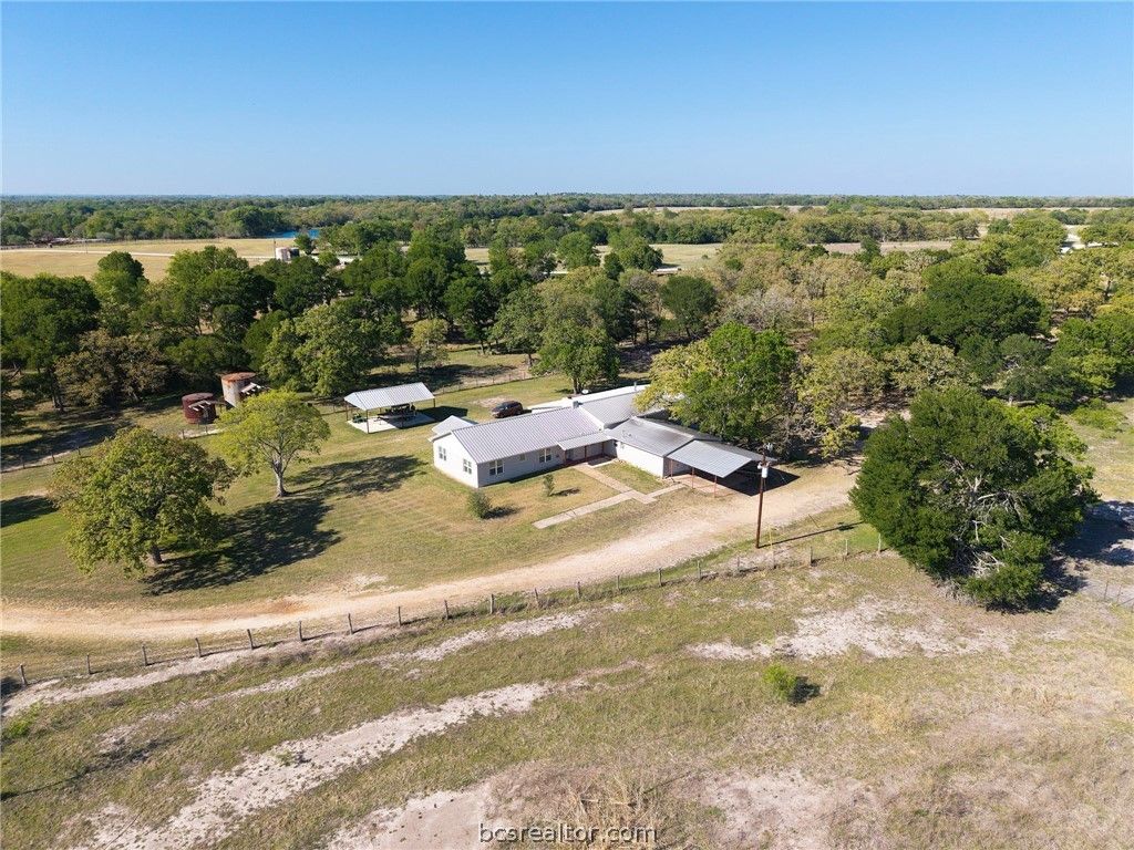 2205 County Road 122 County Road, Caldwell, TX 77836
