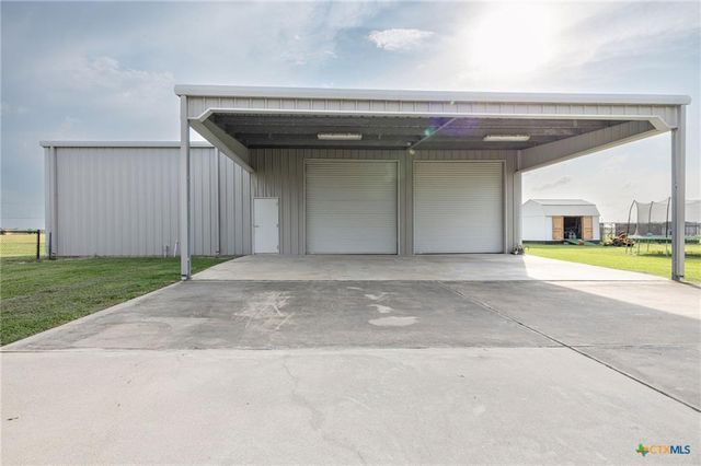 45 Blue Heron Drive N, Port Lavaca, TX 77979