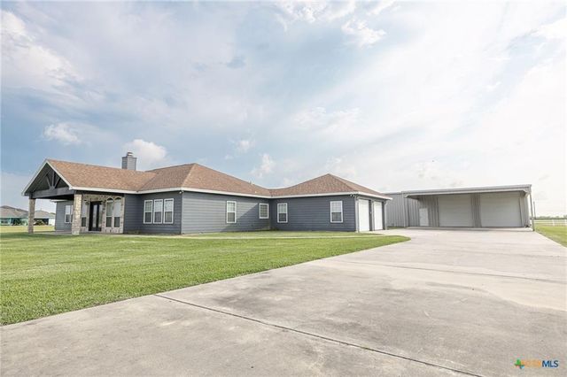45 Blue Heron Drive N, Port Lavaca, TX 77979