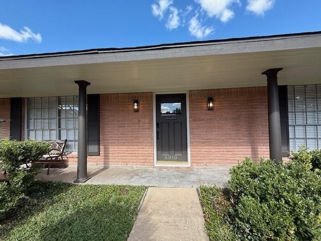 5810 Cheena Drive, Houston, TX 77096