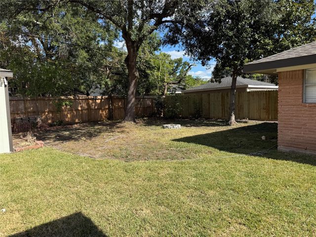 5810 Cheena Drive, Houston, TX 77096