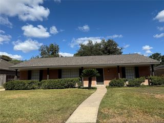 5810 Cheena Drive, Houston, TX 77096