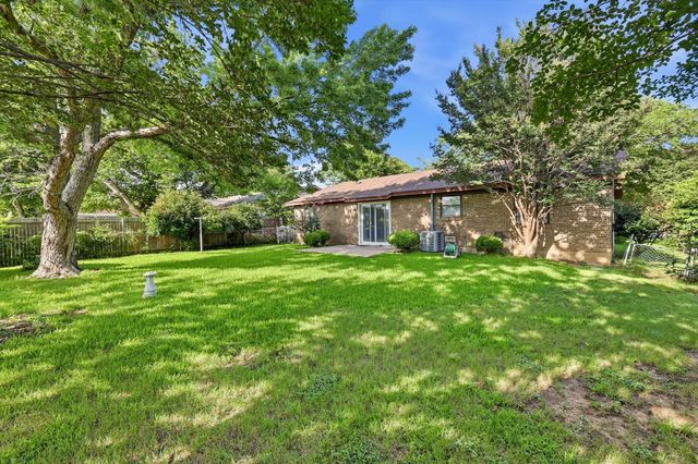 6325 Stardust Drive, Watauga, TX 76148