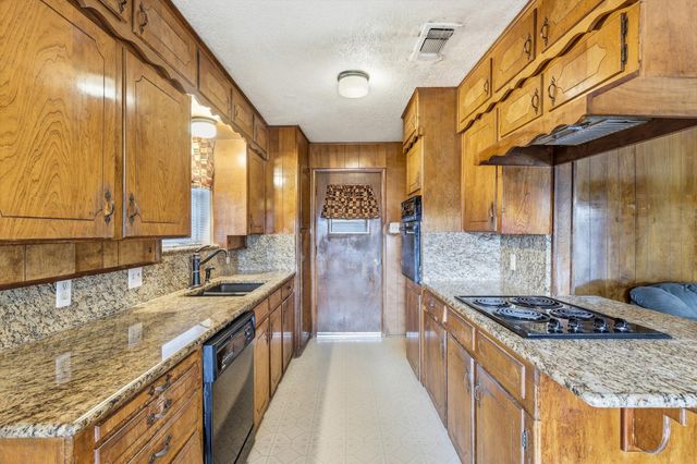 6325 Stardust Drive, Watauga, TX 76148