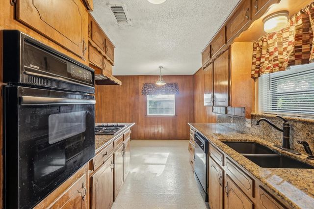 6325 Stardust Drive, Watauga, TX 76148
