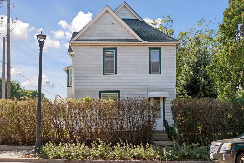 328 13th Ave NE, Minneapolis, MN 55413