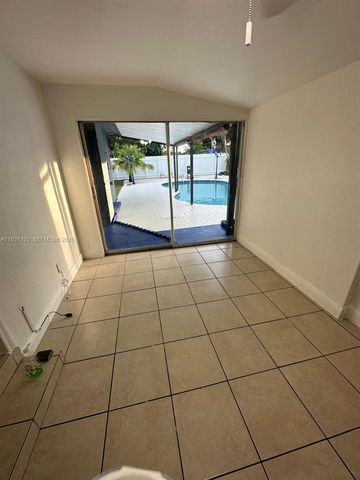 740 NW 178th Ter, Miami Gardens, FL 33169