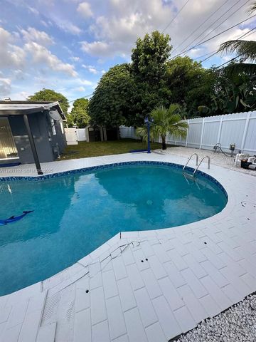 740 NW 178th Ter, Miami Gardens, FL 33169