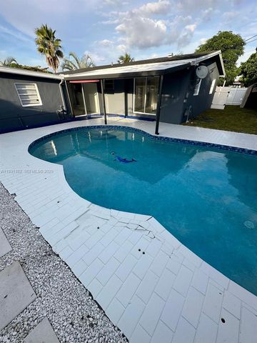 740 NW 178th Ter, Miami Gardens, FL 33169