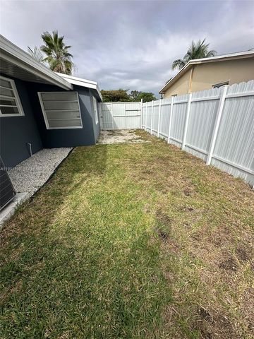 740 NW 178th Ter, Miami Gardens, FL 33169