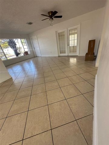 740 NW 178th Ter, Miami Gardens, FL 33169