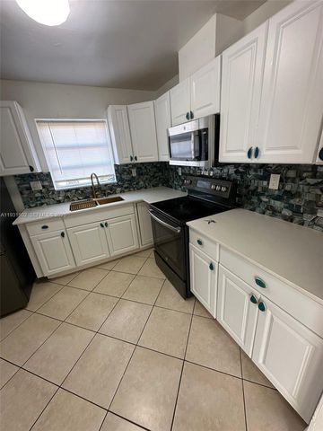 740 NW 178th Ter, Miami Gardens, FL 33169