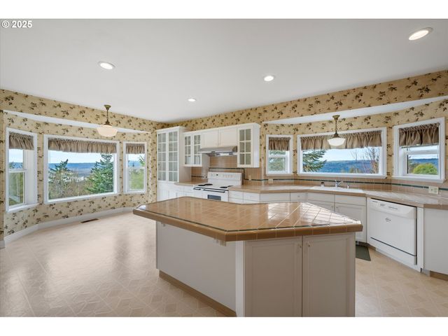 1045 TAYLOR Rd, Kalama, WA 98625