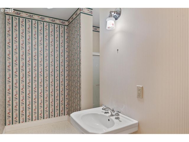 1045 TAYLOR Rd, Kalama, WA 98625