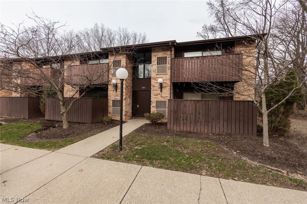 3265 Mayfield Road 29, Cleveland Heights, OH 44118