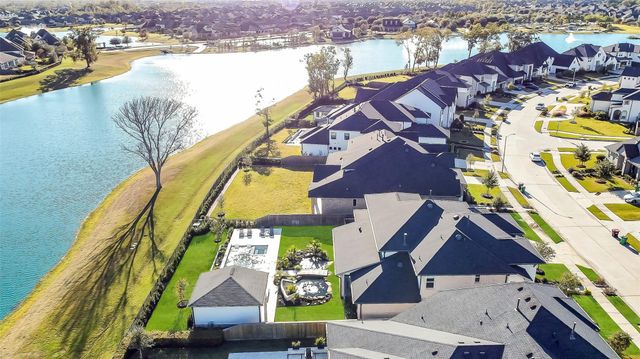 10410 Fountain Shore Drive, Missouri City, TX 77459