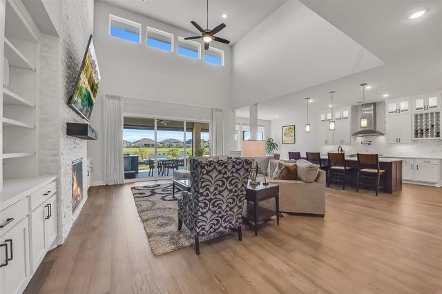 10410 Fountain Shore Drive, Missouri City, TX 77459