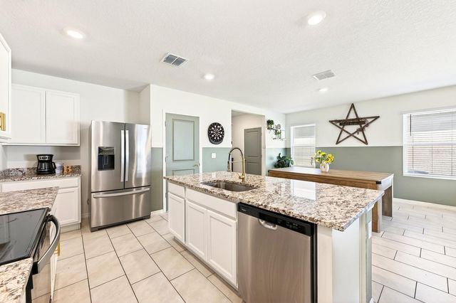 182 AMBERWOOD WAY, Umatilla, FL 32784