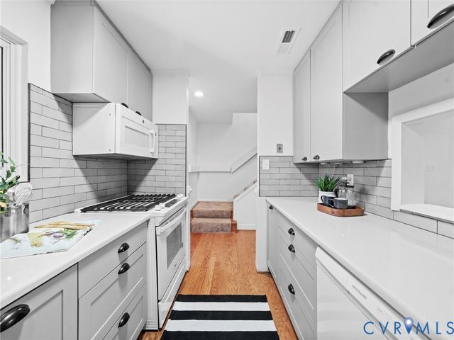 11611 E Briar Patch Dr, Midlothian, VA 23113