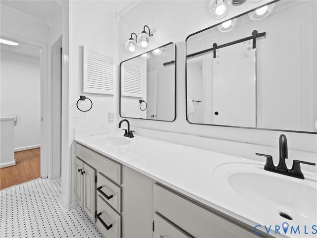 11611 E Briar Patch Dr, Midlothian, VA 23113