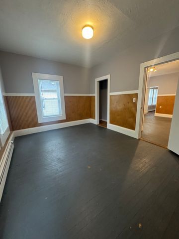 3 Lynn St 1, Fitchburg, MA 01420