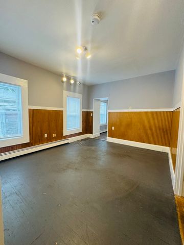 3 Lynn St 1, Fitchburg, MA 01420