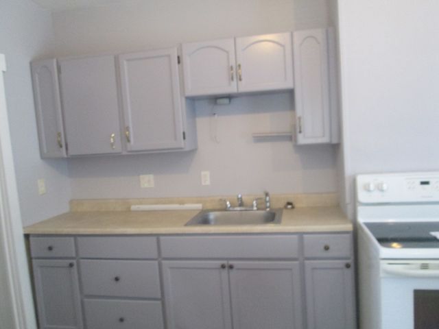 3 Lynn St 1, Fitchburg, MA 01420