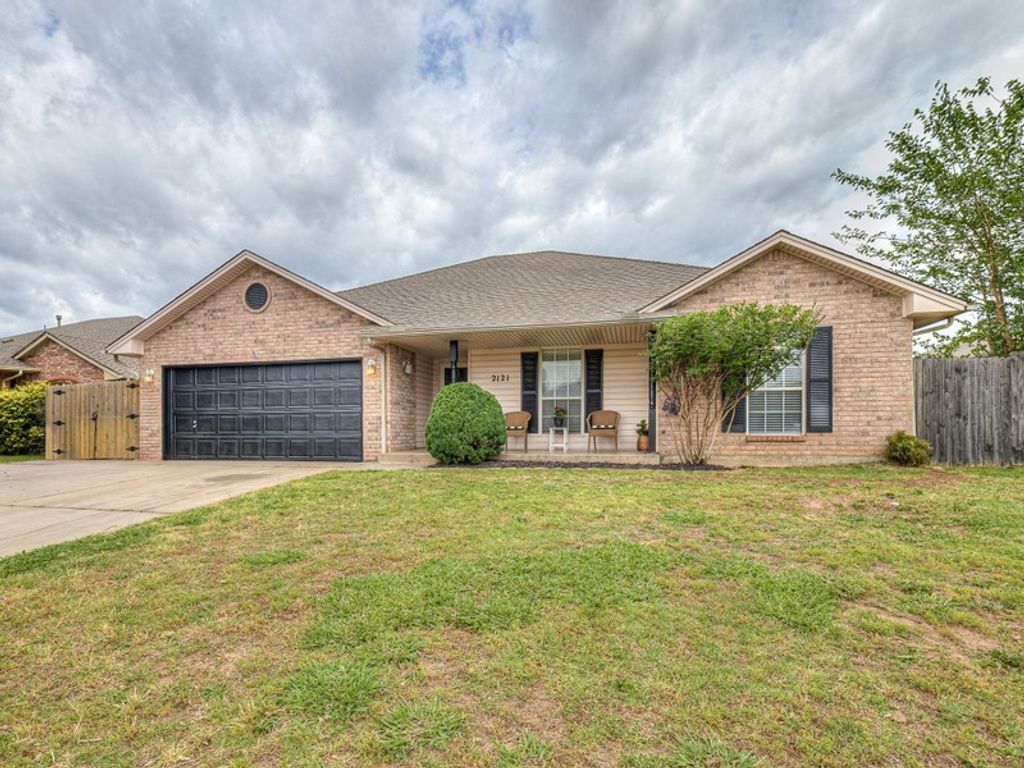 2121 NE 13th Street, Moore, OK 73160