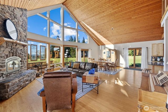 3418 Rose Lane, Camano Island, WA 98282