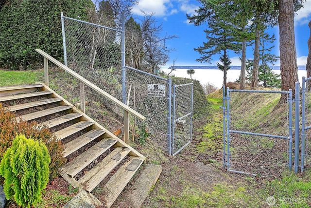 3418 Rose Lane, Camano Island, WA 98282