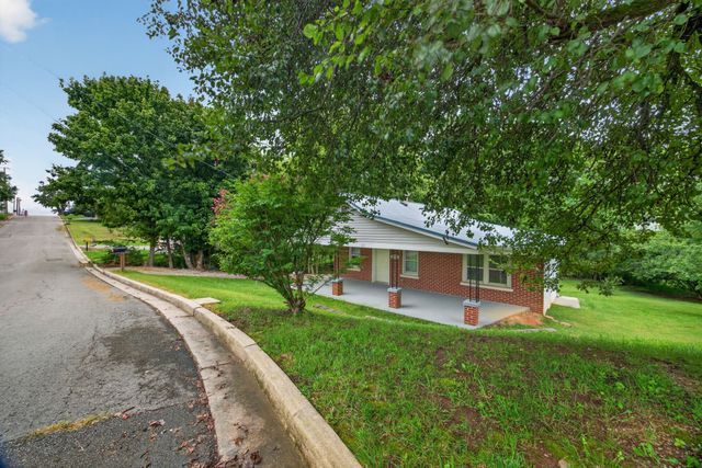 52 Columbia St, Cookeville, TN 38501