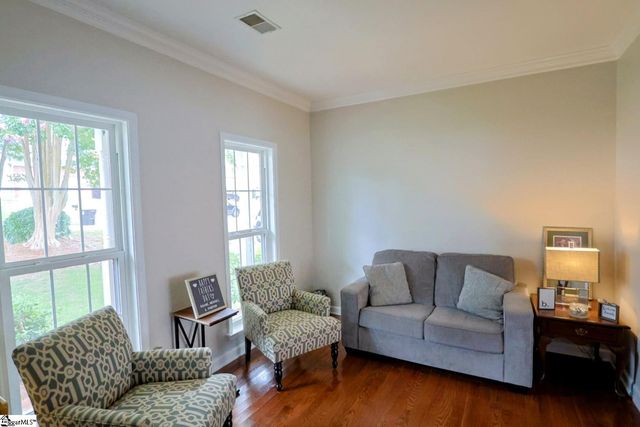 11 Hickory Hollow Court, Greenville, SC 29607