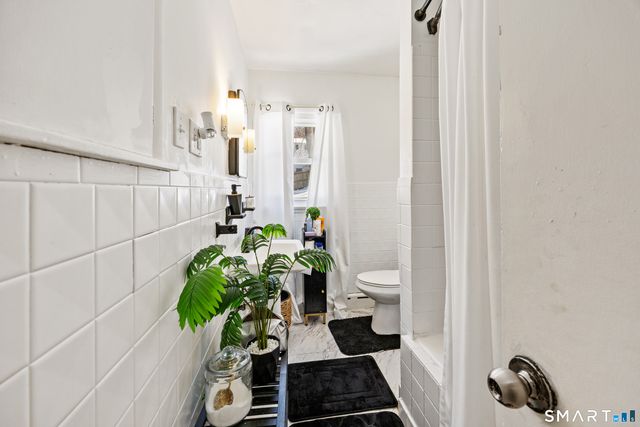 590 Columbia Blvd Extension, Waterbury, CT 06704