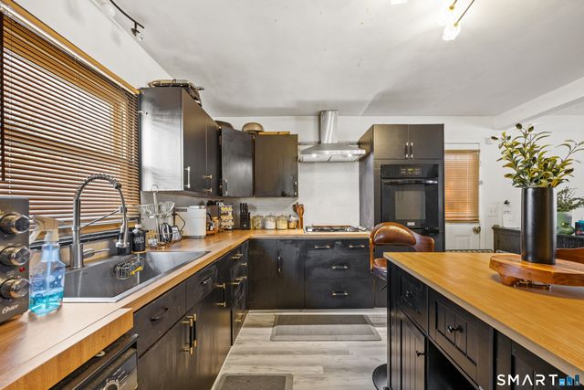 590 Columbia Blvd Extension, Waterbury, CT 06704