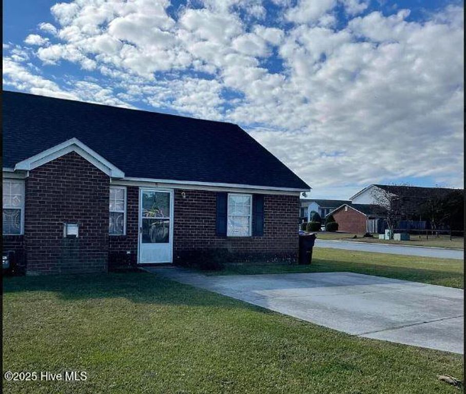 3213 Parkway Court, Greenville, NC 27834