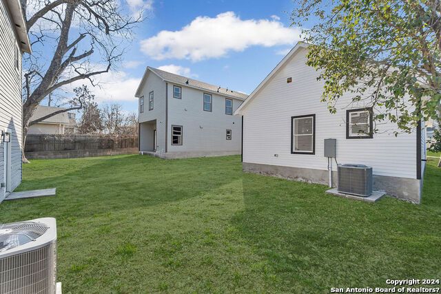 918 Dawson St, San Antonio, TX 78202