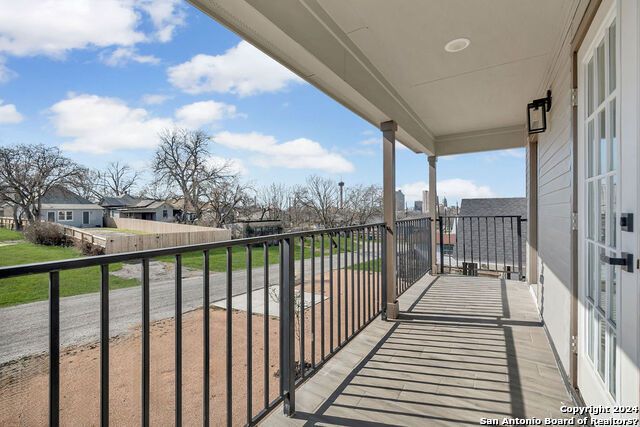 918 Dawson St, San Antonio, TX 78202