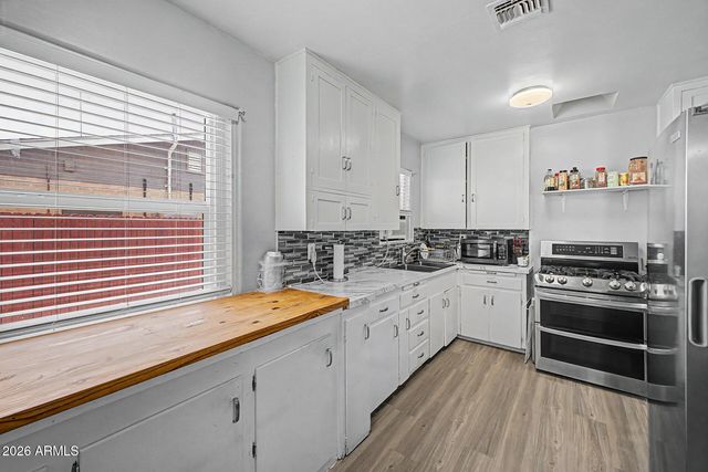326 W PINKLEY Avenue, Coolidge, AZ 85128