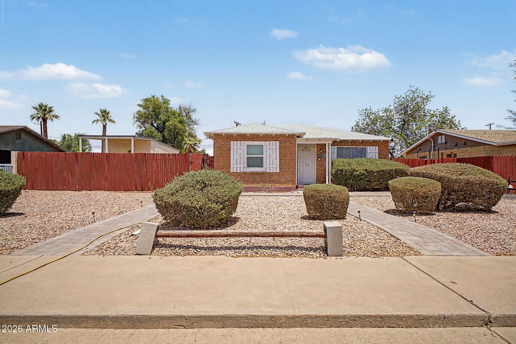 326 W PINKLEY Avenue, Coolidge, AZ 85128 — photo 2