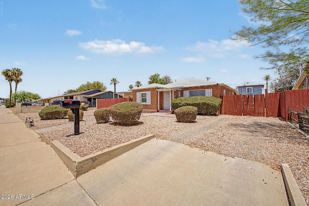 326 W PINKLEY Avenue, Coolidge, AZ 85128 — photo 3