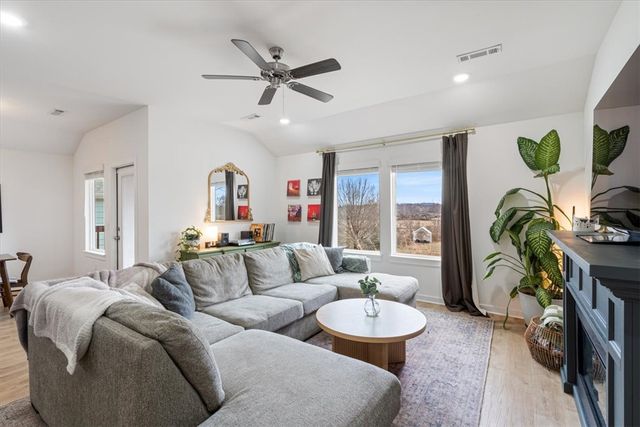 2590 N Snowball Drive, Fayetteville, AR 72704