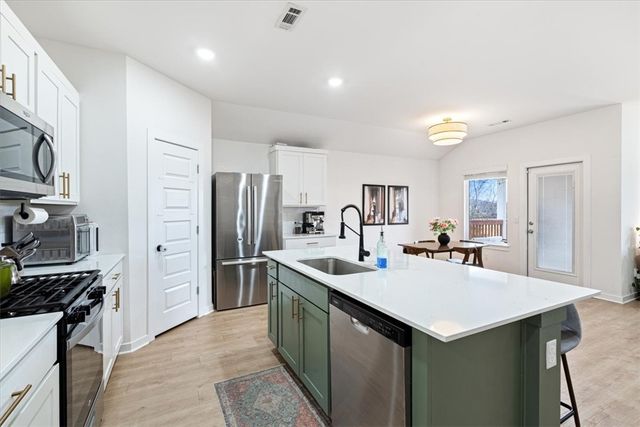 2590 N Snowball Drive, Fayetteville, AR 72704