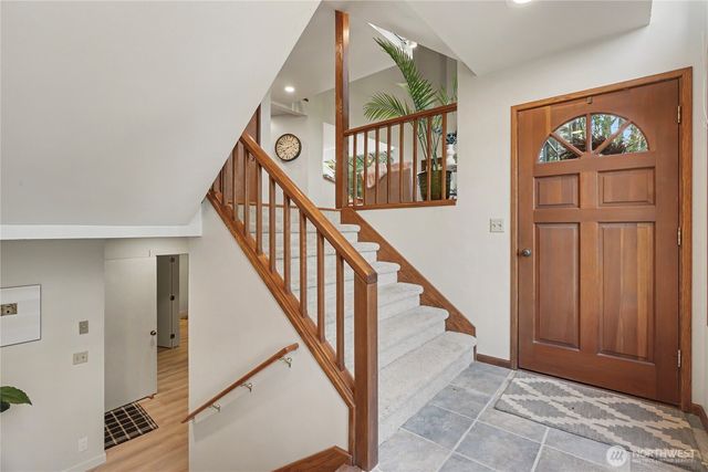 25028 SE Mirrormont Blvd, Issaquah, WA 98027